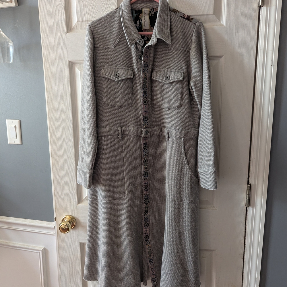 Aratta Textured Gray Button-Up with Floral Lining